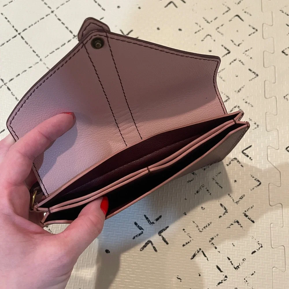 Fossil Sophia wallet/ wristlet in‎ purple